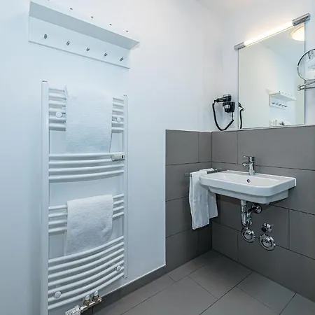 Deichhaeuser Anna Kueste Deichhaeuser Anna Kueste 8-33